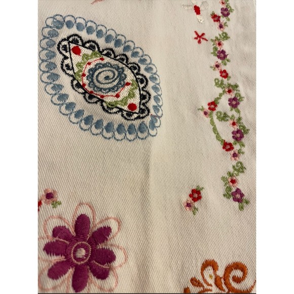 Rocks & Indigo White Jeans with Embroidery - Sz 6/27 - Picture 4 of 9